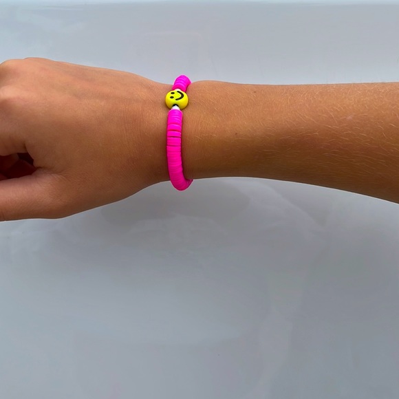 This is the mommy and daughter bracelet👩👧 - Picture 2 of 4